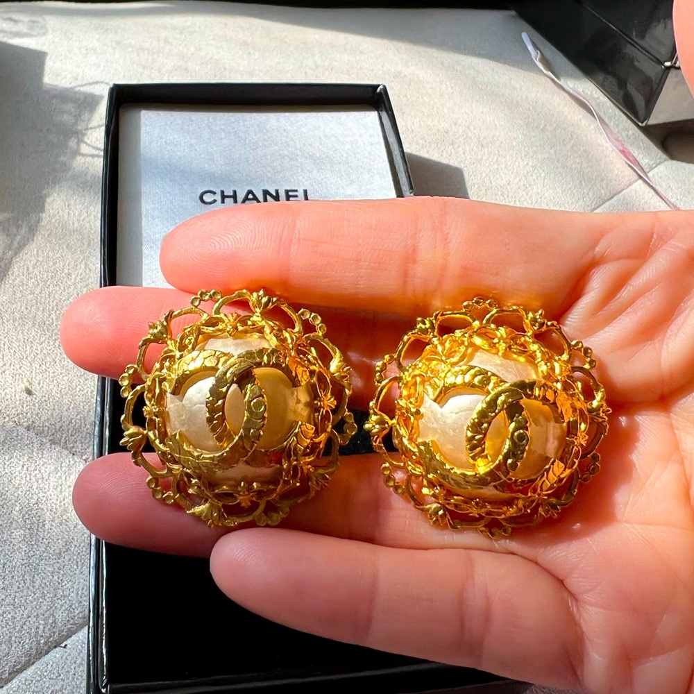 Chanel vintage collectors item Earrings - Picture 1 of 8